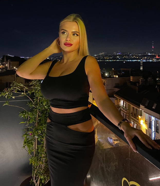 FOTO Ona je 'bosanska Diletta'. Bila voditeljica na sportskoj televiziji, sad vodi radio emisiju