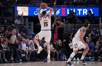 Jokić ponovno maestralan, no nedovoljno za pobjedu. Dončić 'simultankom' srušio Thunder