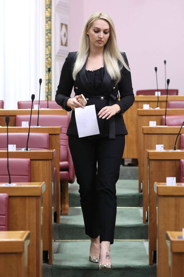 Zagreb: Marina Opačak Bilić dolazi u sabornicu