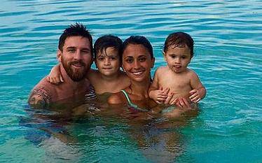 Messi i Ronaldo s obiteljima, Mirta u društvu hajdukovca...