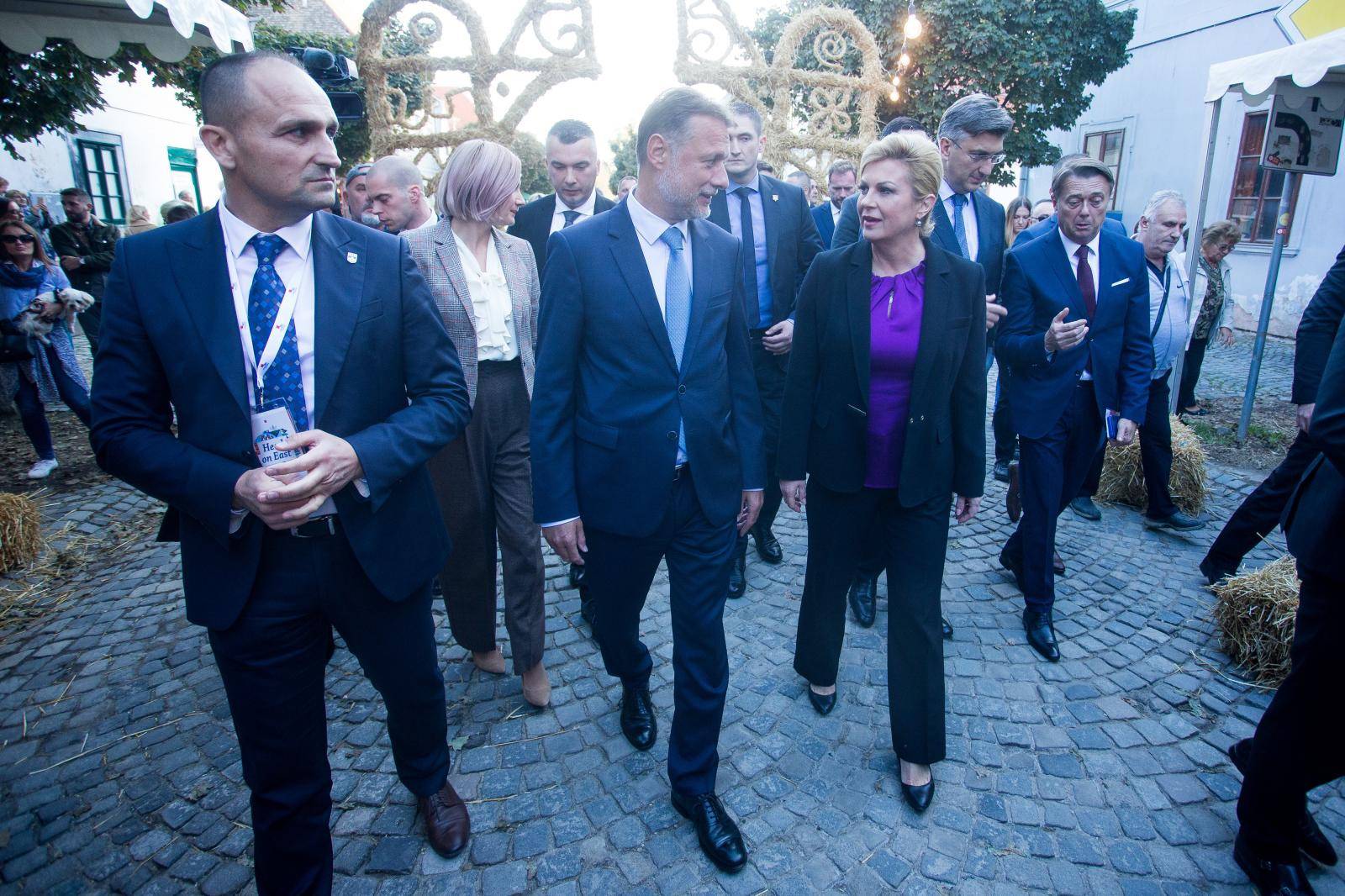 Osijek: Predsjednica i Premijer posjetili gradonaÄelnika VrkiÄa, te obiÅ¡li  sajam HeadOnEast