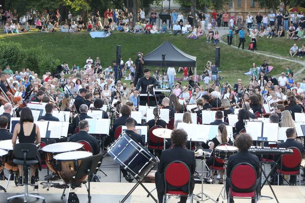 Karlovac: Klasika u parku Glazbene skole