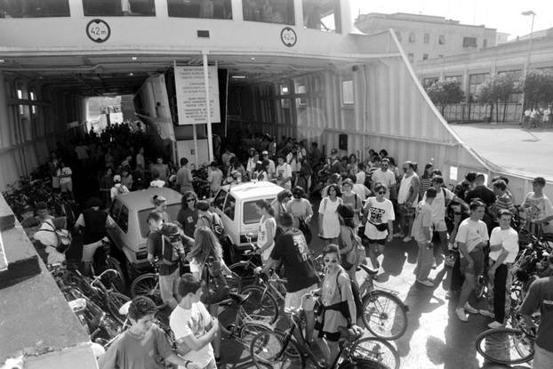 Zadar: Tradicionalna Picnic biciklijada Sabuša okupila velik broj biciklista, 20.6.1994.
