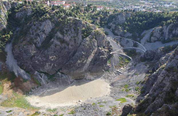 Imotski: Presušilo Modro jezero