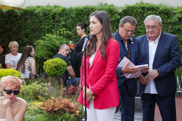 Zagreb: U kazalištu Kerempuh odrzano je sve&ccaron;ano otvaranje zvijezde glumici Nini Erak