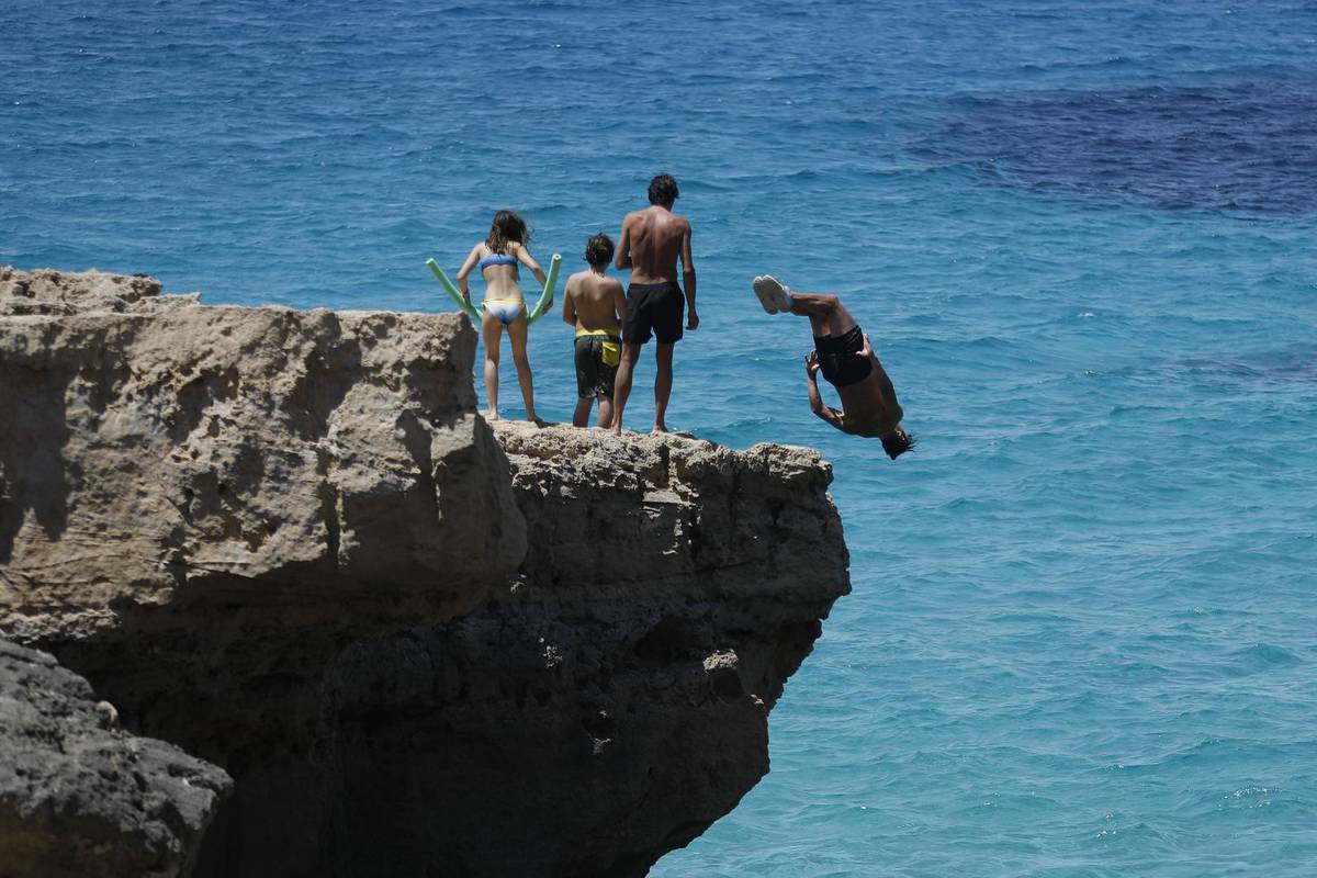 Stroga pravila za turiste: Hoćete piškiti u more ili ostaviti ručnik kao 'rezervaciju'? Kaznit će vas