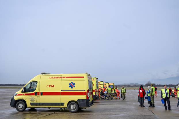 U Hrvatsku je na lije&ccaron;enje i rehabilitaciju stigla peta skupina ranjenika iz Ukrajine