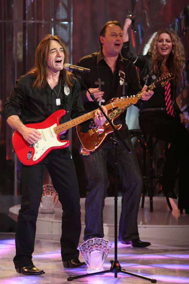 ARHIVA - Dora 2007., pobjeda rockera Dade Topića i grupe Dragonfly