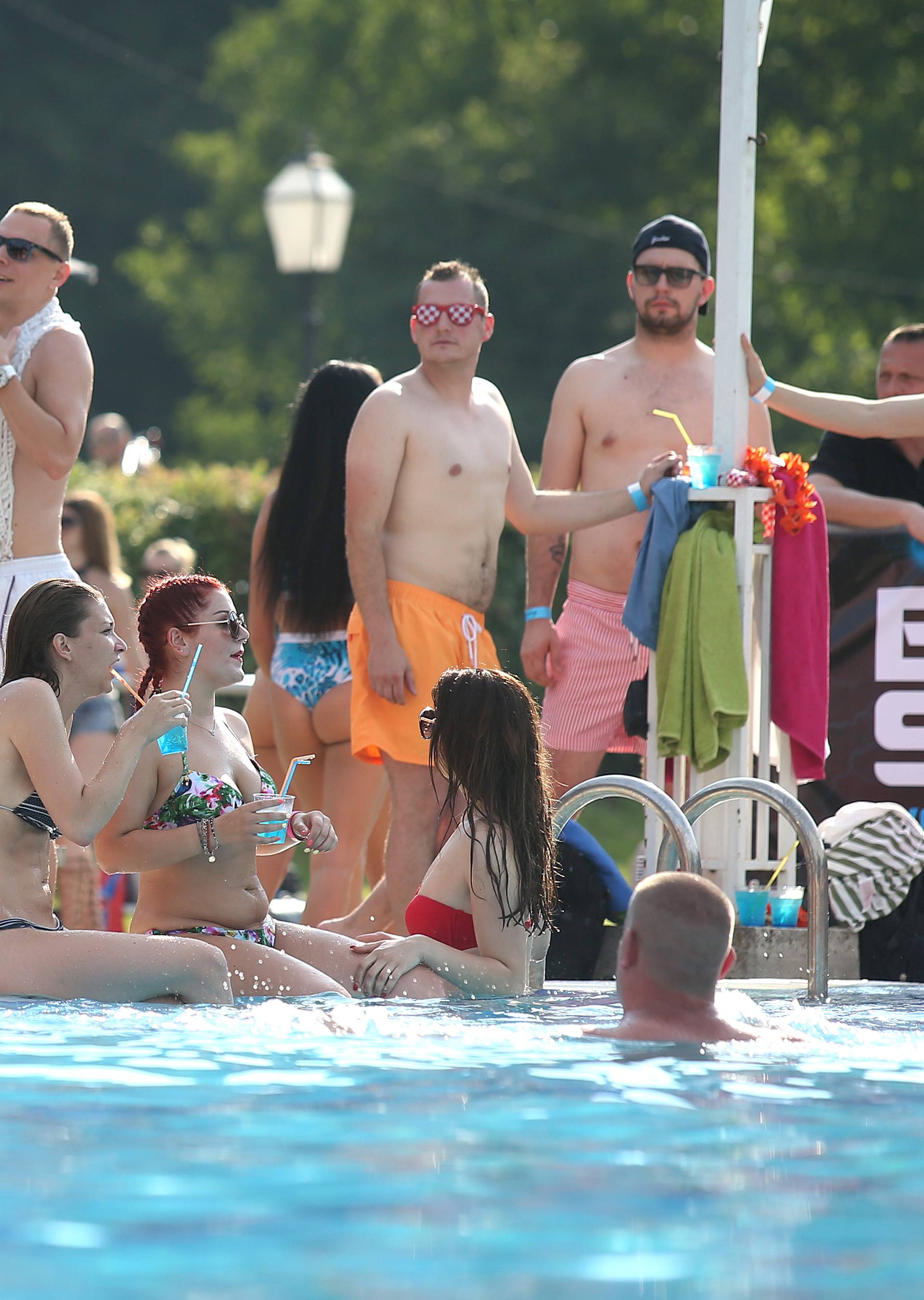 Žestoki pool party u Samoboru uz Mercedes-Benz A-klasu