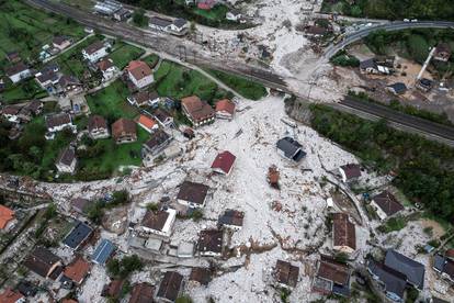 FOTO Jablanica, dan poslije: Ovo su prizori užasa iz zraka, kamenje je zatrpalo kuće