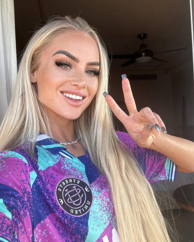 FOTO Slavlje Švicarki pratila je s klupe, a kada je izašla na teren proslaviti - gledali su samo nju