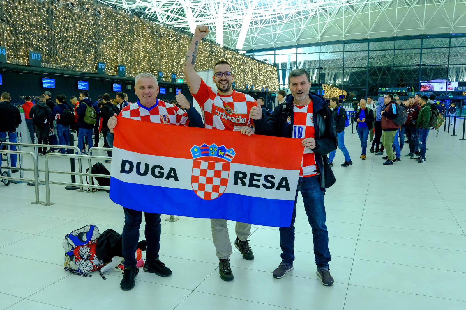 Hrvatski navijači s Plesa kreću prema Dohi dati podršku hrvatskoj nogometnoj reprezentaciji