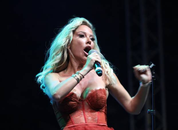 Knin: Koncertom Mate Bulića i Maje Šuput završena proslava Dana pobjede i domovinske zahvalnosti