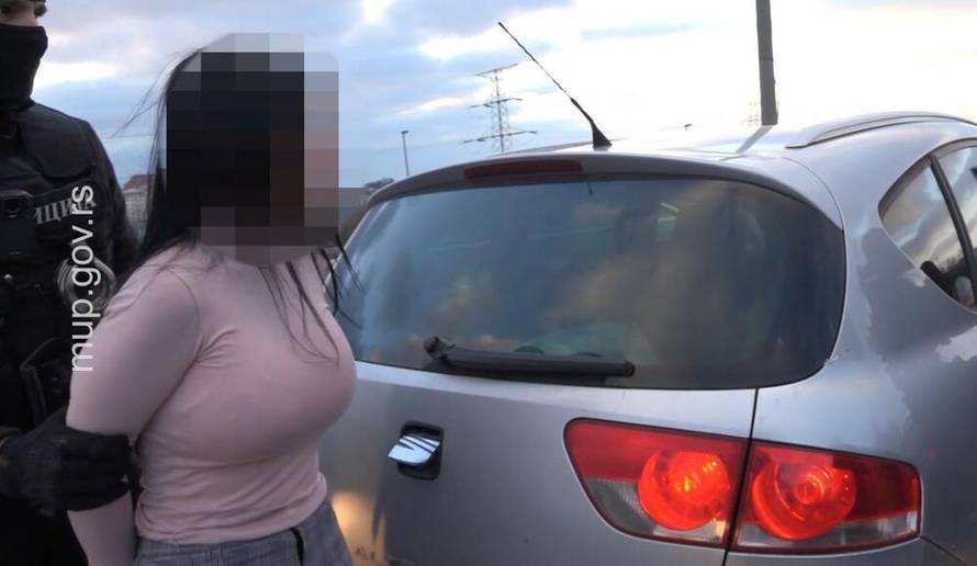 Pogledajte snimku: U Beogradu zaustavili dvije Slovenke. Imale su tajni pretinac u gepeku