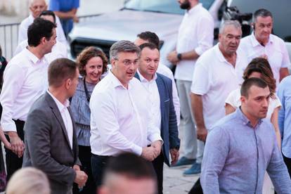 FOTO Plenković s Đogašem stigao na Splitski festival