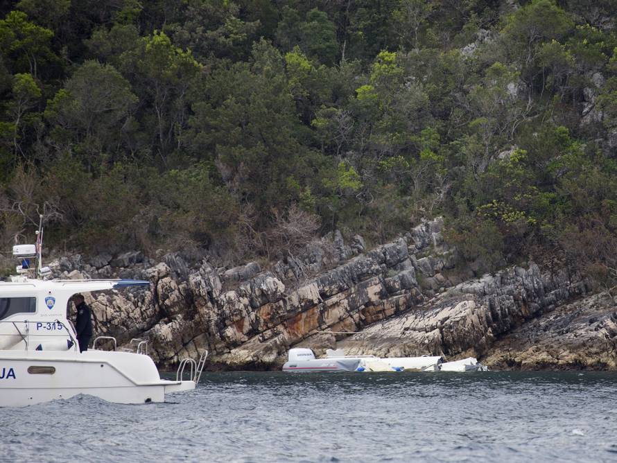 Traže nestale: Gumenjak nije imao svjetla, bili su na Šipanu