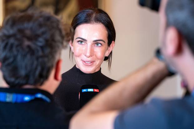 Lisa Müller's internship with Ilse Aigner ends