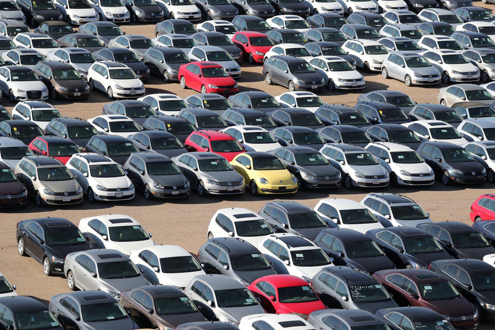 Crne prognoze: Prodaja novih auta u svijetu pada za 20 posto