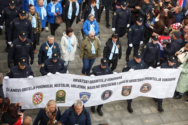 Vukovar: Kolona sje&cacute;anja na &zcaron;rtvu Vukovara