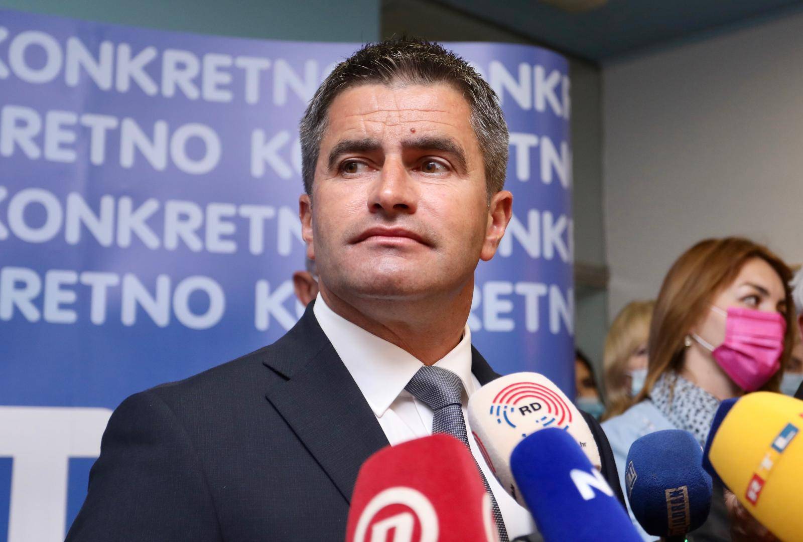 Puljak: 'Neću blagosloviti ured'; Mihanović: 'Donijet ću raspelo'