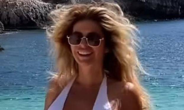 FOTO Iza naših poznatih dama još je jedna golišava godina: Prisjetimo se najvrelijih izdanja