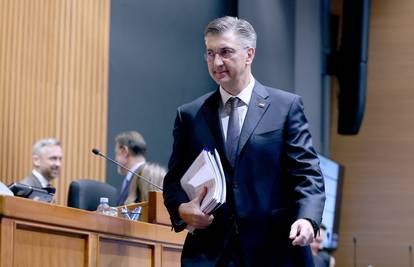 UŽIVO Miletić Plenkoviću: Zabranite veličanje komunizma