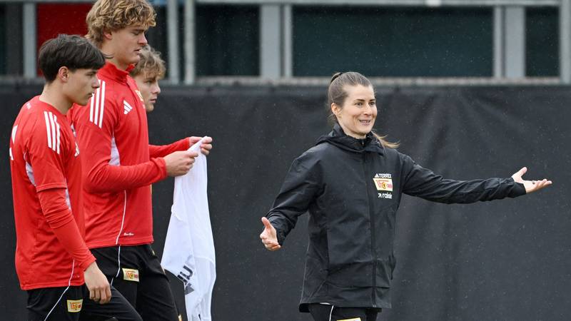 FOTO 'Okupite se, dečki'. Nova trenerica Uniona održala prvi trening uoči debija u prvenstvu