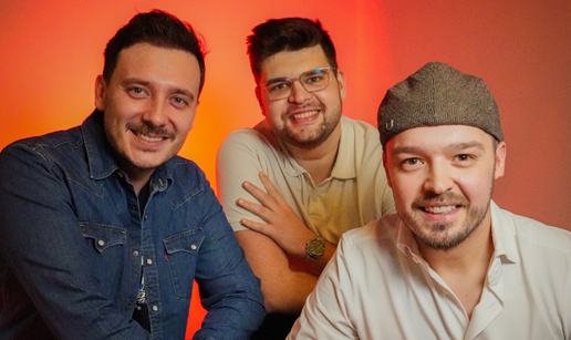 Meja&scaron;i otkrili nadrealnu scenu s vatrogasne fe&scaron;te u Sloveniji