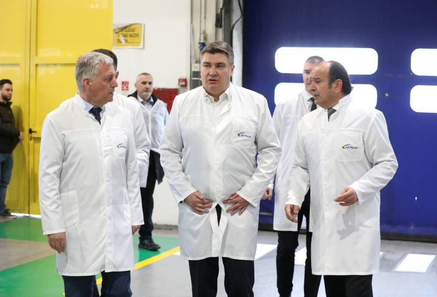 Zagreb: Predsjednik Zoran Milanović posjetio tvrtku AD Plastik Grupa 