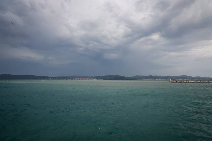 Zadar: Nevrijeme dolazi prema gradu