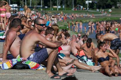 Spas od toplinskog vala: Plaže su jučer bile krcate kupačima!