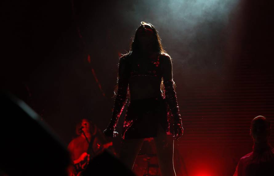 Priština: Dua Lipa nastupila na Sunny Hill festivalu koji organizira sa svojim ocem