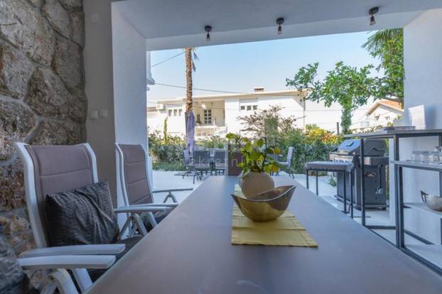 FOTO Spremno za biznis: Vila u Crikvenici ima 5 apartmana, ali, vrijedi li baš toliko milijuna?