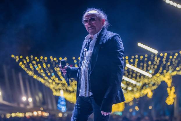 Željko Bebek i Baby Lasagna uvelu su Split u Novu 2026. godinu uz vatromet i dronove