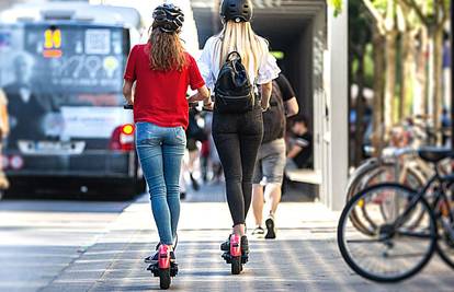 Splitska policija zaustavila je 10 vozača električnih romobila. Svi ostali bez njih. Kaznili i roditelje