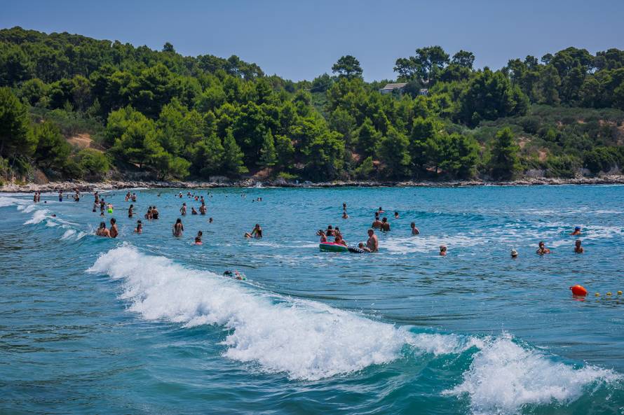 Lumbarda: Pjesčana plaža Pržina na južnoj strani Korčule 