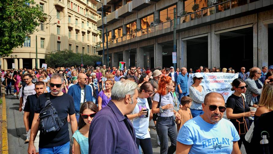 Grčki radnici ponovo štrajkaju: Željeznički promet zaustavljen, brodovi su ostali u lukama