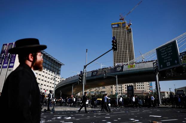 "Million man" protest against Israeli military conscription in Jerusalem