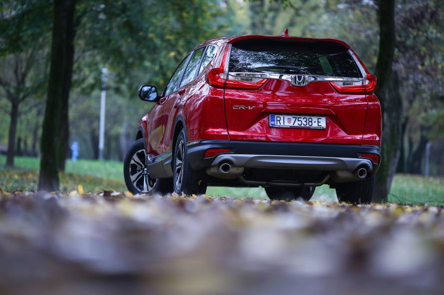 Impresivna je  i u najjeftinijoj verziji: Honda CR-v na testu