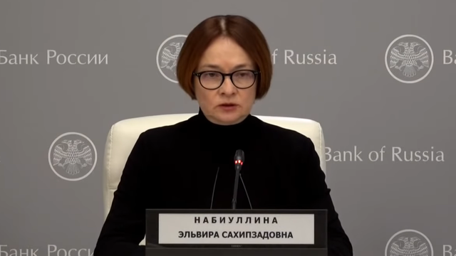 Guvernerka ruske banke poznata je po slanju poruka odjećom, pojavila se u crnini