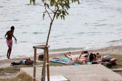 Zadar: Prvi dan studenog neki građani su iskoristili za kupanje 