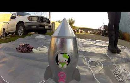 Hello Kitty kao Baumgartner: Đaci je lansirali na rub svemira