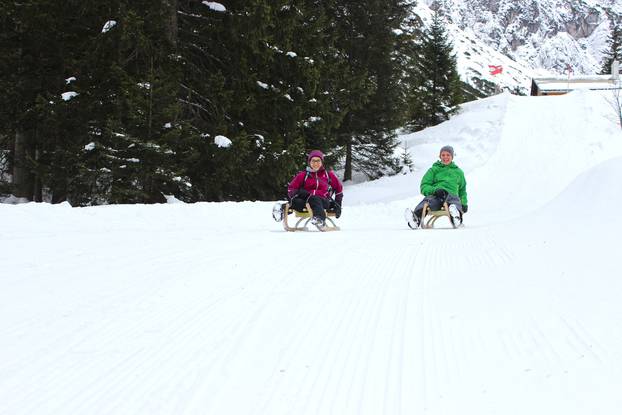 Schattenlagant Huette Rodeln - Brandnertal