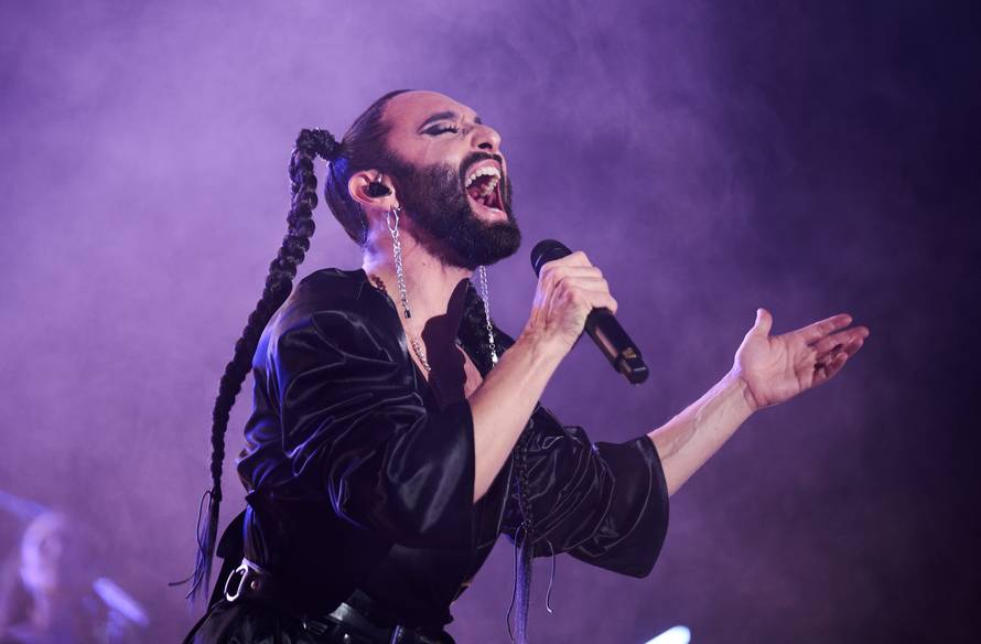 Charity offspring concert "All Hands on Deck