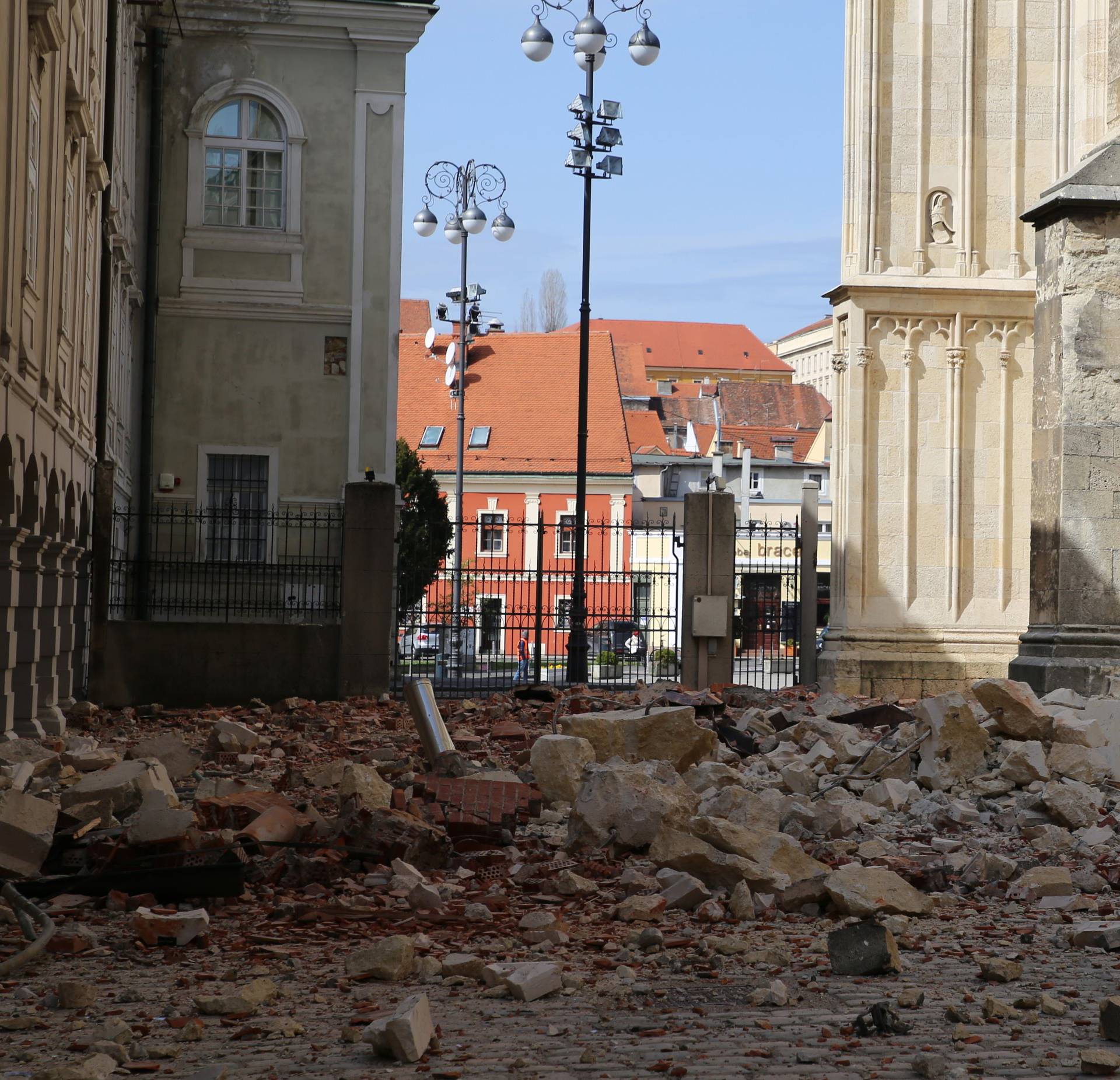 Biskupija objavila fotografije uništenja katedrale i dvora