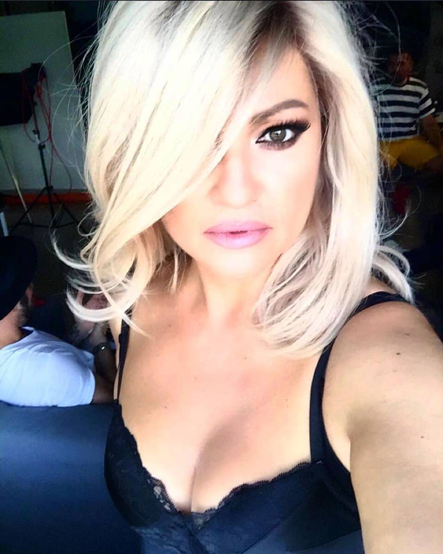 Iz brinete u plavušu: Badrić se zaigrala i promijenila izgled...