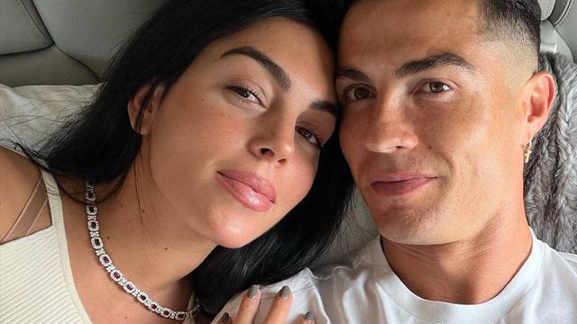 Georgina objavila fotku kćeri, objavu lajkalo više od milijun ljudi, a javio se i tata Ronaldo