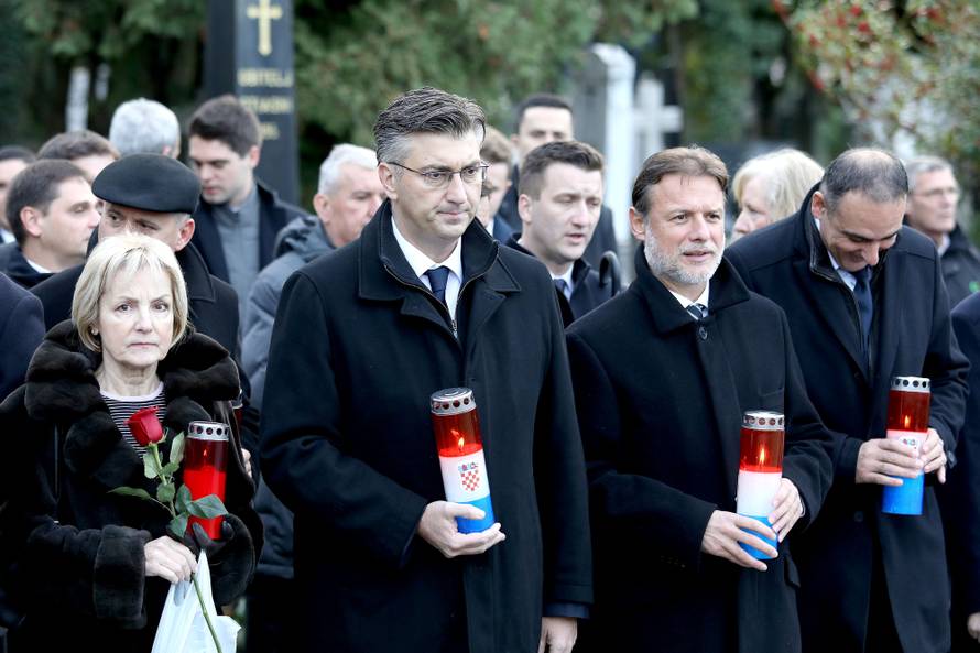Zagreb: HDZ ploÅ¾io vijenac na grob predsjednika TuÄmana