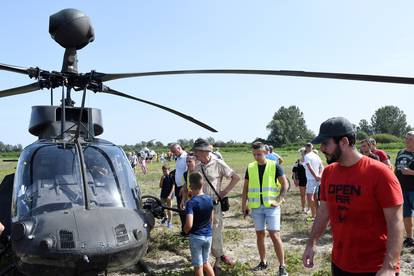 FOTO Aeromiting Marijan Celjak oduševio je posjetitelje u Sisku