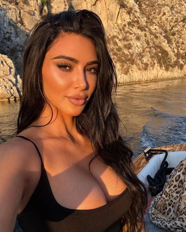 FOTO Kim Kardashian 'upecala' novog frajera. Legenda Formule 1 prerasla je status 'prijatelja'